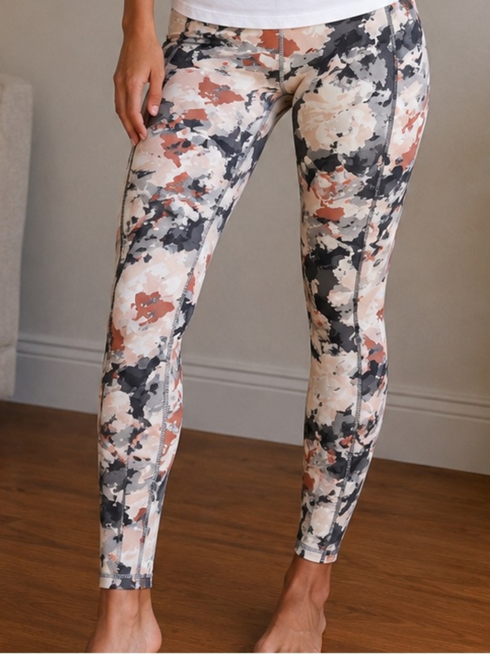 aerie Printed High-Rise Leggings in White, Black & Rust